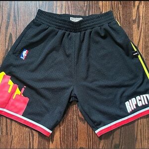 Mitchell & Ness Amine X Portland Trailblazers Wingman Shorts - Size M